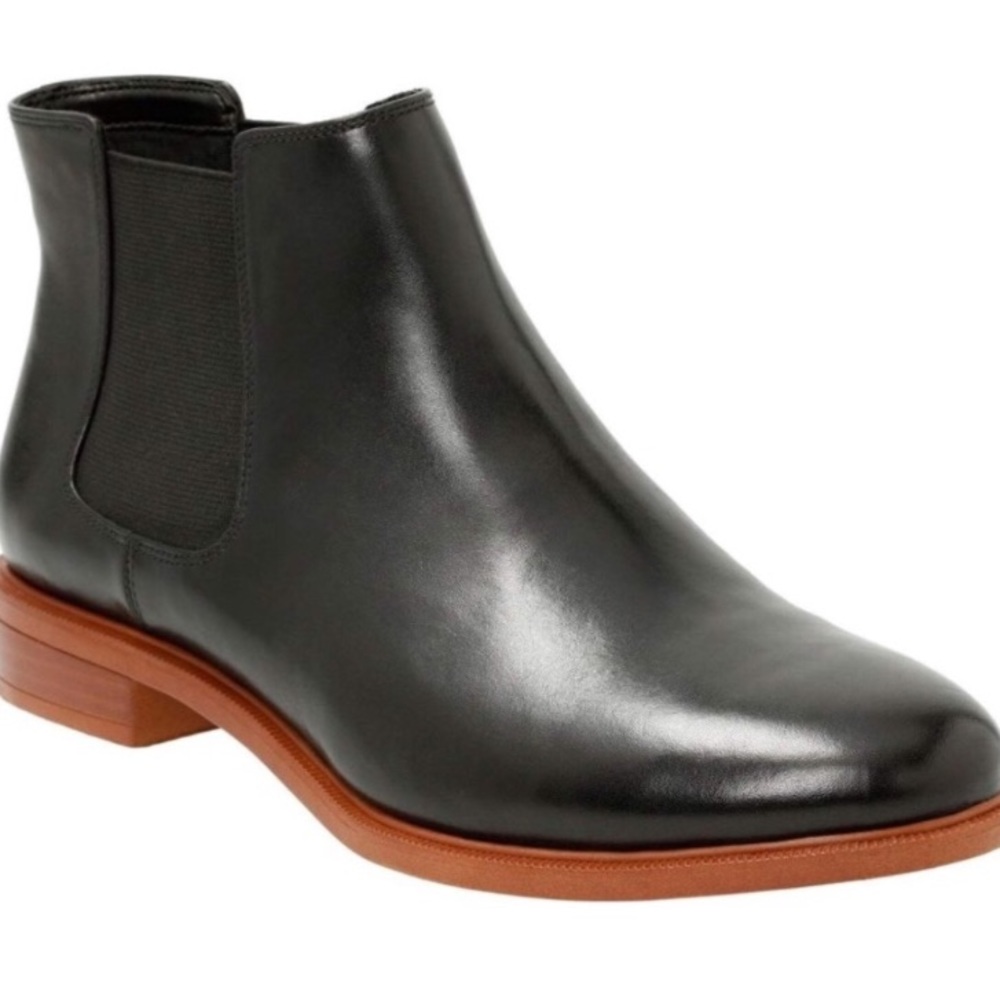 BRAND NEW Clarks Taylor Shine Chelsea boots.